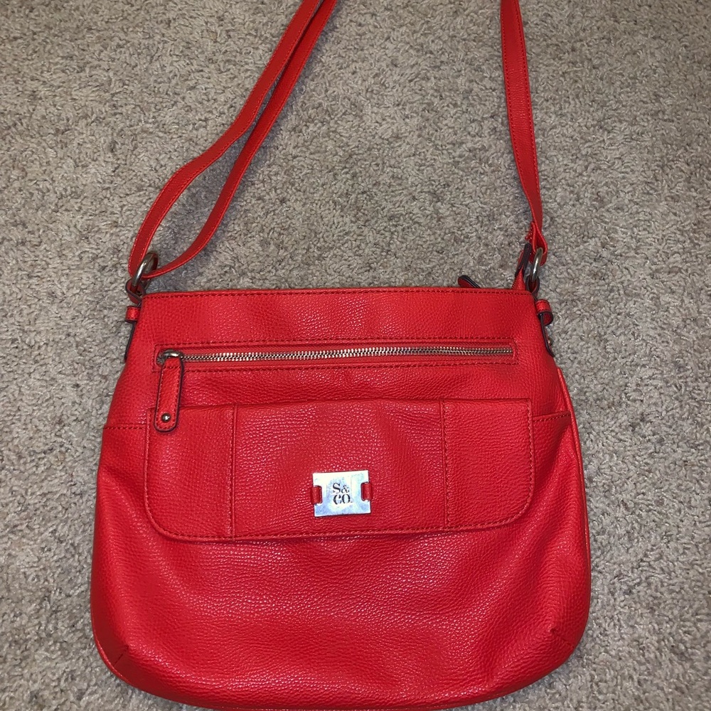 Red medium purse